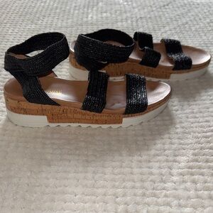 👡 Catherine Malandrino Black Platform Sandals – Women’s Size 7
